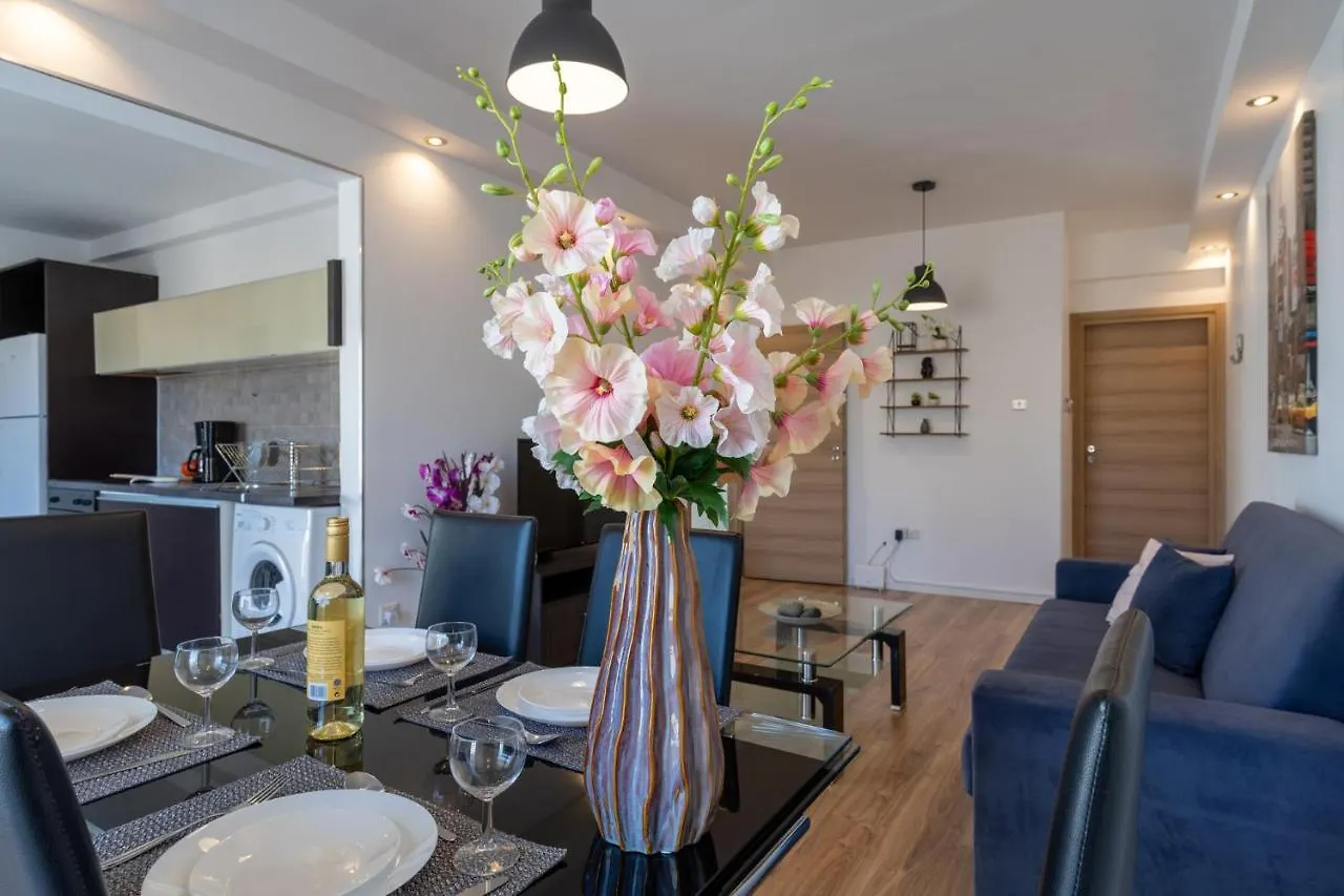 Apartament Terre 1-Br Apt In Larnaca + Balcony 0*,  Cypr